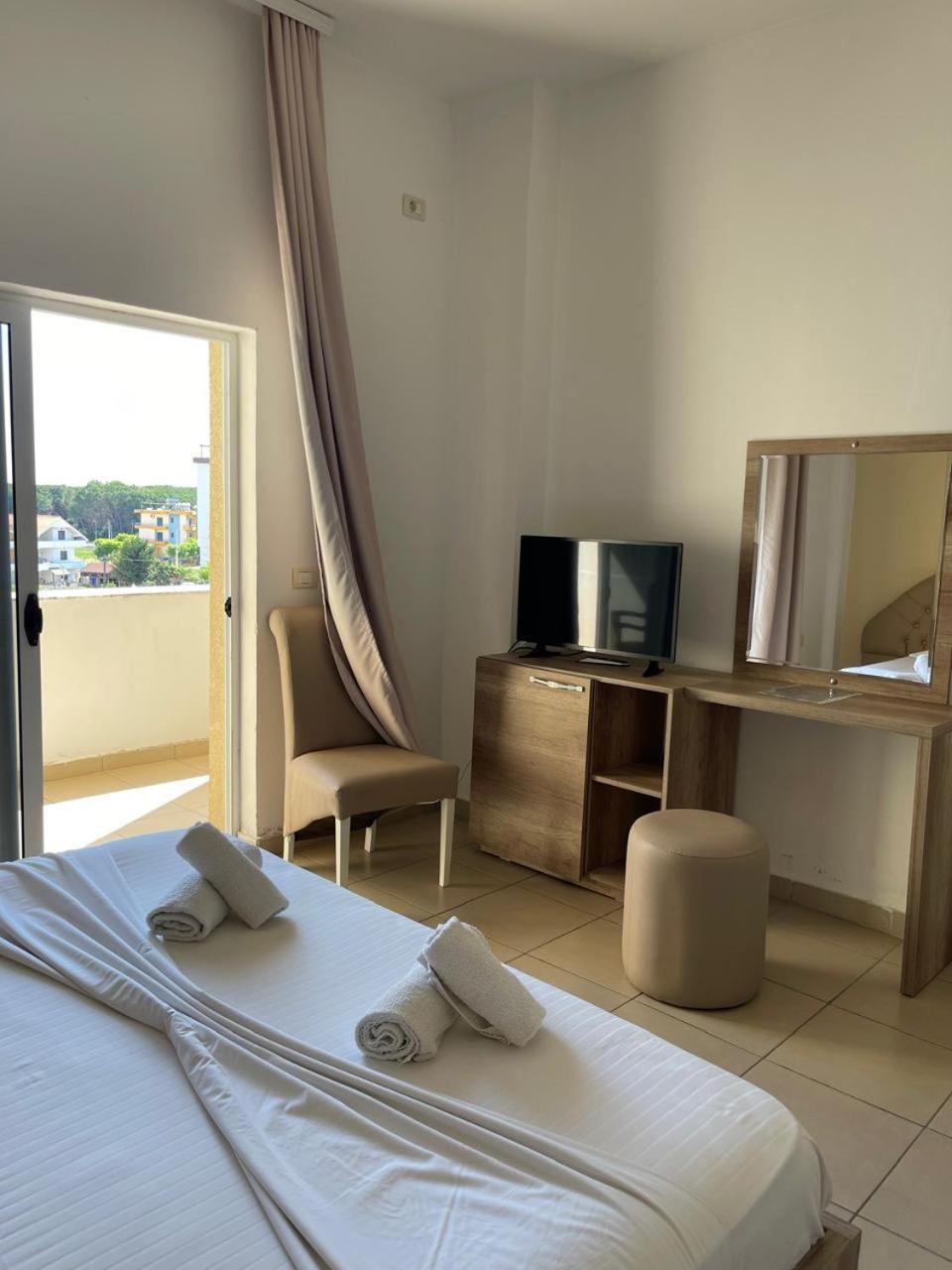 Hotel Princ Golem  Buitenkant foto