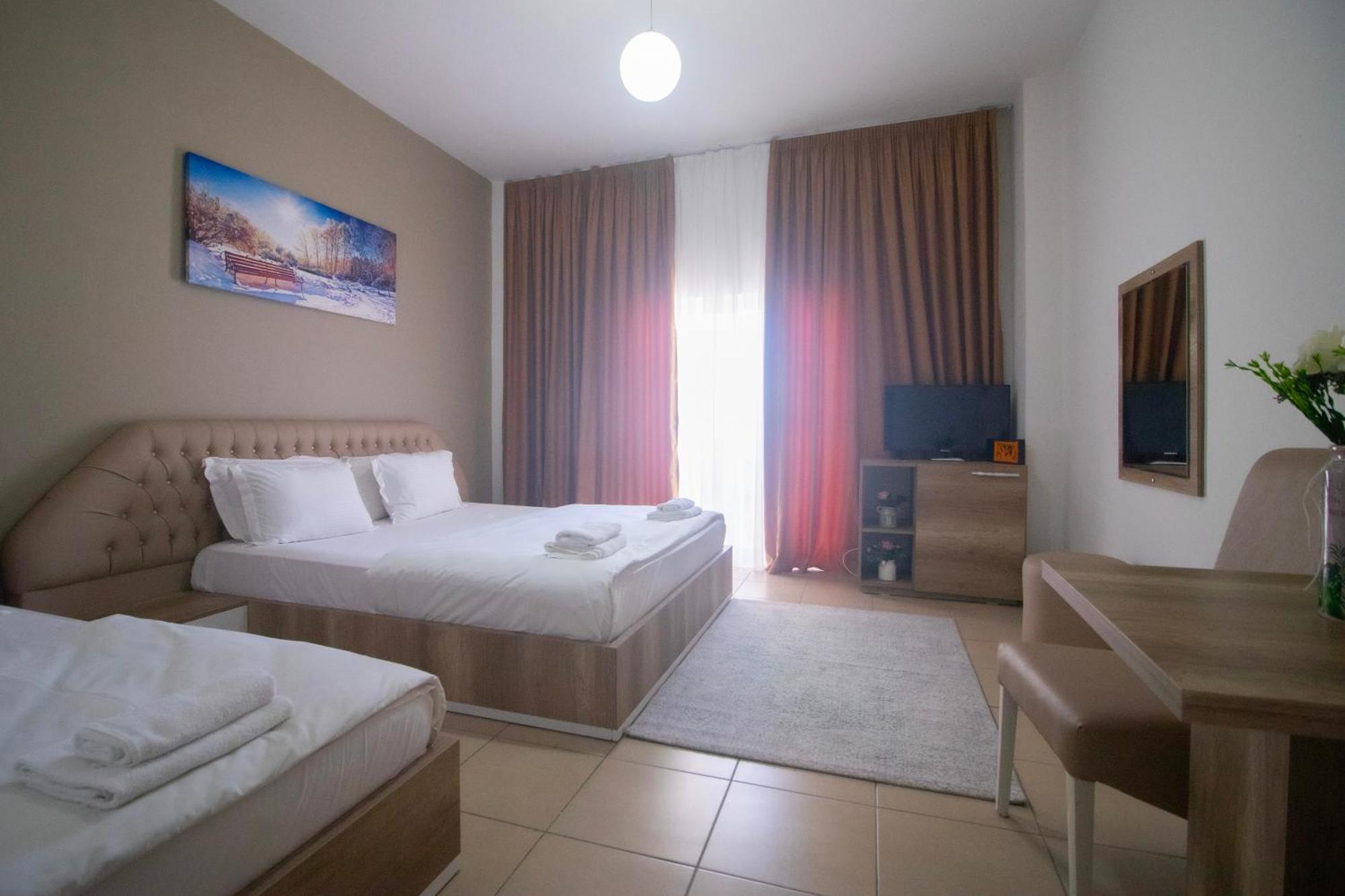 Hotel Princ Golem  Buitenkant foto