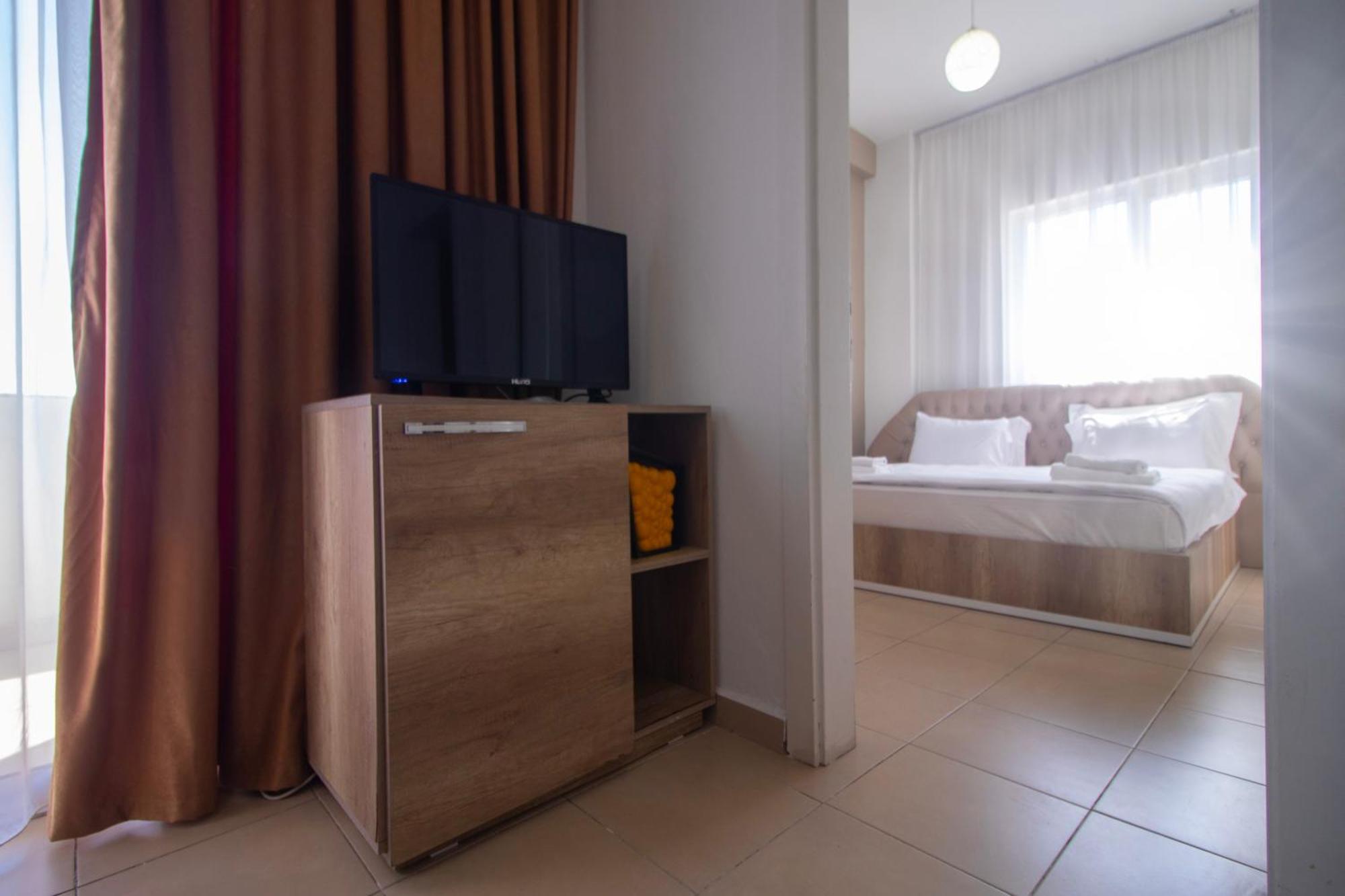 Hotel Princ Golem  Buitenkant foto