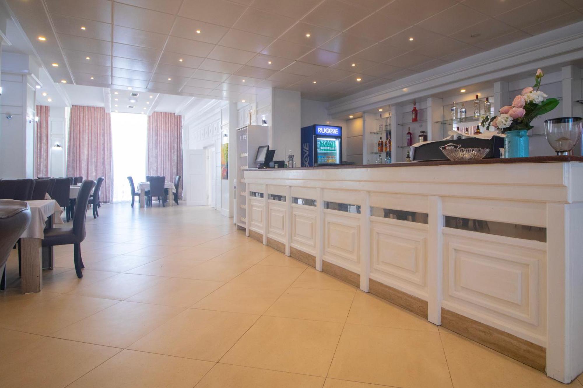 Hotel Princ Golem  Buitenkant foto
